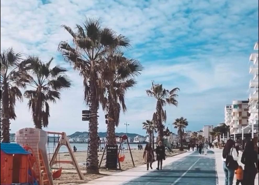 Durres Strand Direkt Am Meer Esterno foto