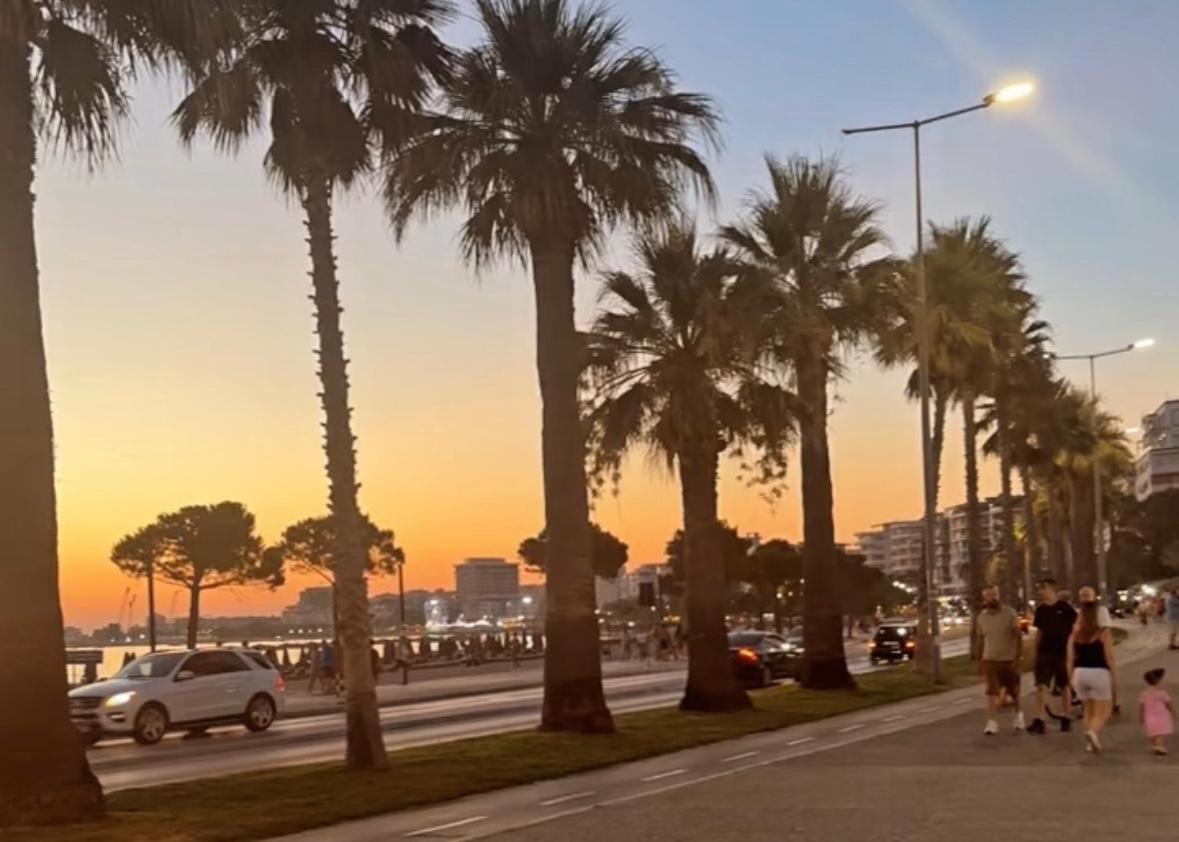 Durres Strand Direkt Am Meer Esterno foto